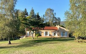 Foix Villa 150M2 Dans Tres Grand Parc Arbore
